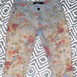 Flowered skinny fitted pants